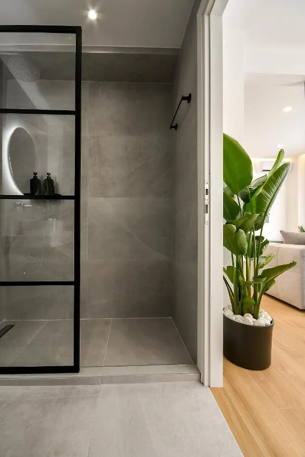 Luxury Downtown Apartment C1 سالونيك